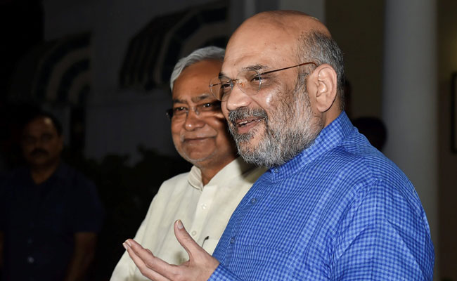 Amit Shah, Nitish Kumar Talk As NDA Keeps Lead In Bihar