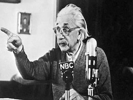 Albert Einstein's Rare Manuscript Explaining His Theories Set For Auction Albert Einstein's Rare Manuscript Explaining His Theories Set For Auction
