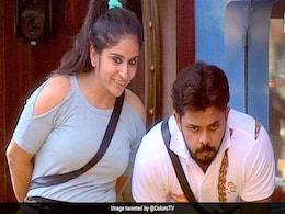 Bigg Boss 12: सुरभी राणा ने श्रीसंत को कहा 'इंटरनेशनल अंडा वाला', भड़ककर किया कुछ ऐसा Bigg Boss 12: सुरभी राणा ने श्रीसंत को कहा 'इंटरनेशनल अंडा वाला', भड़ककर किया कुछ ऐसा