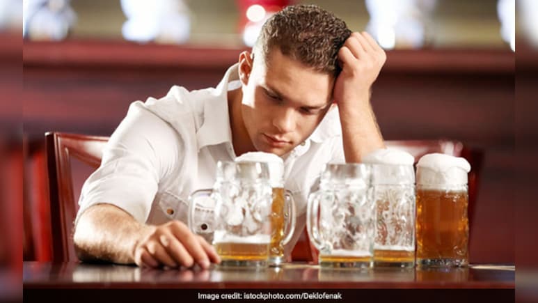 शराब पीने के बाद होती है उल्टी? आपका शरीर दे रहा है ये संकेत, नशा उतारने के लिए फटाफट करें ये काम