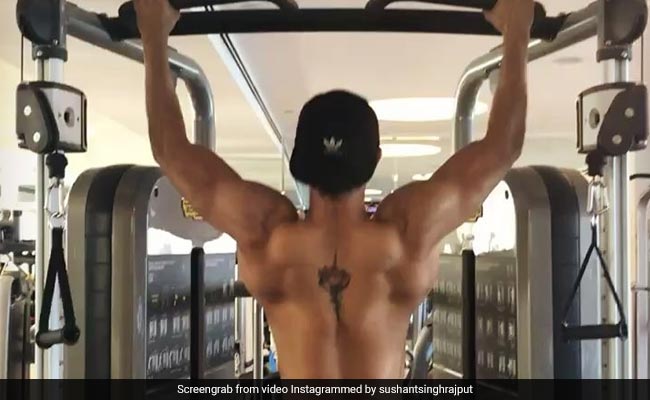 Video: सुशांत सिंह राजपूत ने जिम में की ऐसी एक्सरसाइज, यूजर बोली- मुझसे शादी करोगे?