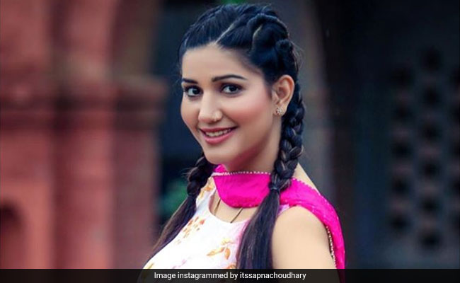 सपना चौधरी के पेरेंट्स की तरह क्या वह भी करेंगी लव मैरिज, हरियाणवी सिंगर ने दिया ऐसा जवाब...