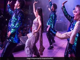 Video: सपना चौधरी लूट ले गईं बिहार, स्टेज पर दिखाए ऐसे तेवर दर्शक बोले- वाह वाह... Video: सपना चौधरी लूट ले गईं बिहार, स्टेज पर दिखाए ऐसे तेवर दर्शक बोले- वाह वाह...