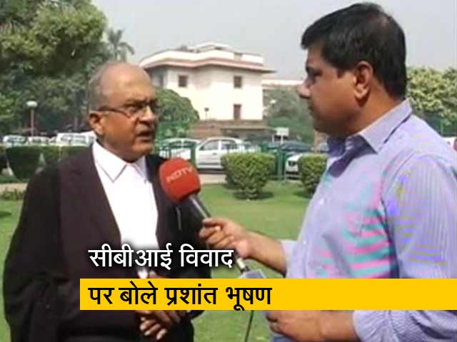 सीबीआई डायरेक्ट पद से आलोक वर्मा को नहीं हटा सकती सरकारः प्रशांत भूषण