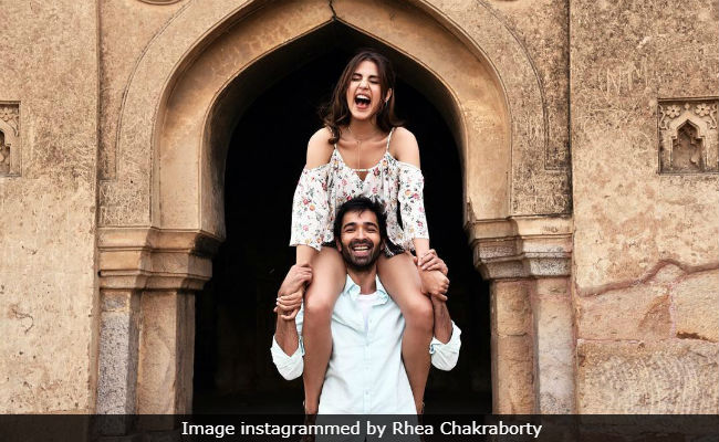 <i>Jalebi</i> Movie Review: Rhea Chakraborty Is Fine, Varun Mitra Has Potential