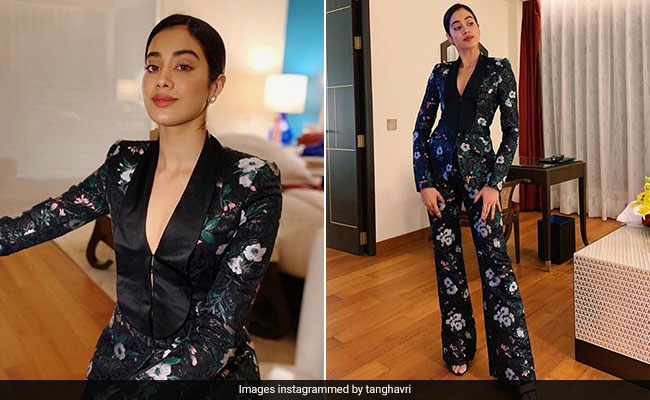 4 Dark Floral Picks Like Janhvi Kapoor's Gorgeous Look