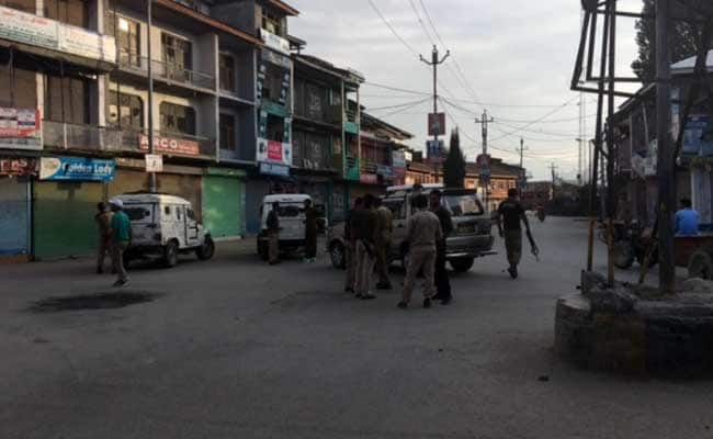 Protests In J&K's Sopore Over Alleged Custodial Death, Internet Snapped