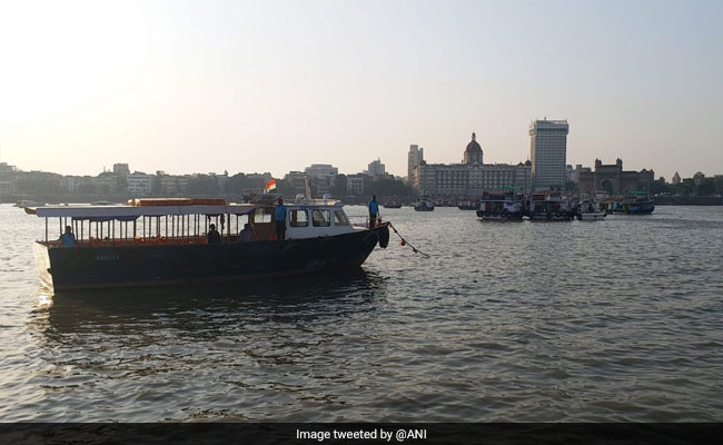 1 Dead As Boat Carrying 25 Including Officers Capsizes Off Mumbai