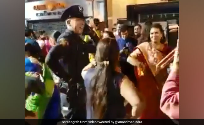 From Anand Mahindra's #WhatsAppWonderBox: Delightful Clip Of US Cops Doing <i>Garba</i>
