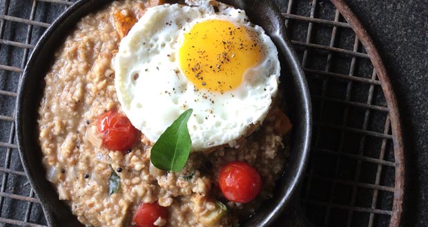High-Protein Breakfast: This Oatmeal Porridge With Fried Egg Is The Perfect Combo Of Taste And Health