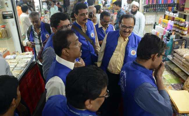 "Blue Squad" Takes On Plastic Ban Violators In Mumbai