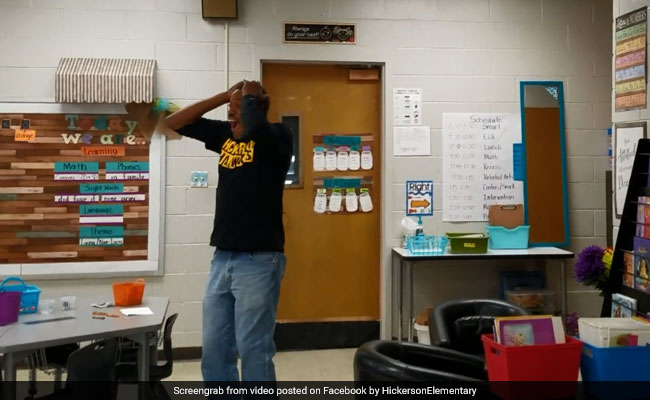 Watch: Kindergarteners Learn Sign Language To Surprise Custodian On Birthday