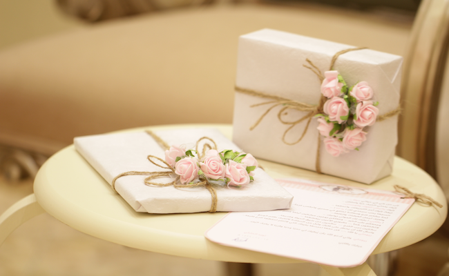 3 Gifts That Are Perfect To Give Your Mom This Diwali