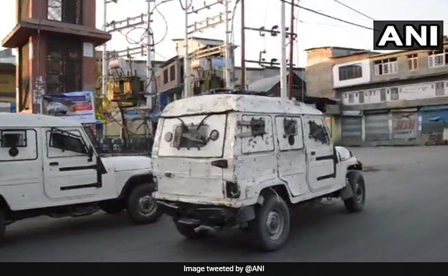 जम्मू कश्मीर: अलग-अलग मुठभेड़ में 5 आतंकी ढेर, तीन जवान शहीद और 7 नागरिकों की भी गई जान