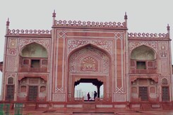 Agra: The City Of Art And Romance Agra: The City Of Art And Romance
