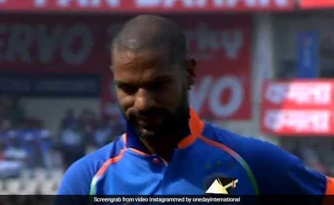 IND vs WI: धवन फिर हुए फ्लॉप तो ट्विटर पर फूटा यूजर्स का गुस्सा, आए ऐसे Reactions IND vs WI: धवन फिर हुए फ्लॉप तो ट्विटर पर फूटा यूजर्स का गुस्सा, आए ऐसे Reactions