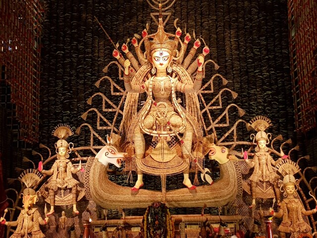 Video: যোধপুর পার্ক 95 পল্লী থেকে মহানবমীর লাইভ