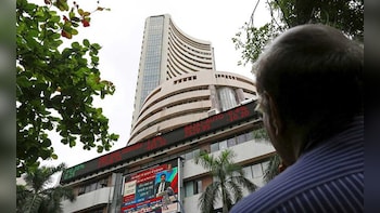Stock Market Today LIVE: Gift Nifty Signals Flat Start For Nifty 50, Sensex; HCL Tech, DMart, Lenskart In Focus