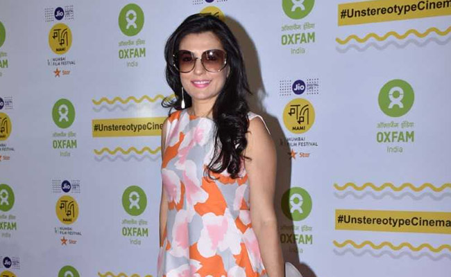 How To Get Mini Mathur's Vibrant Printed Look
