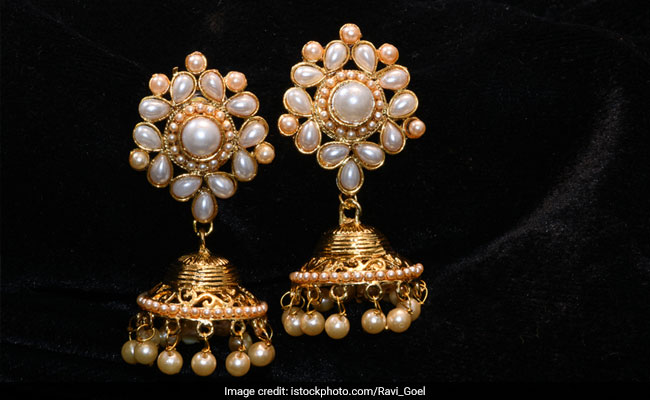 7 Stunning <i>Jhumkas</i> To Add Sparkle To Your Festive Looks