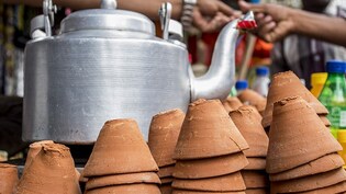 Tea Shop Business: सिर्फ 25,000 से शुरू करें चाय का बिजनेस, हर महीने 3 से 5 लाख तक हो सकती है कमाई