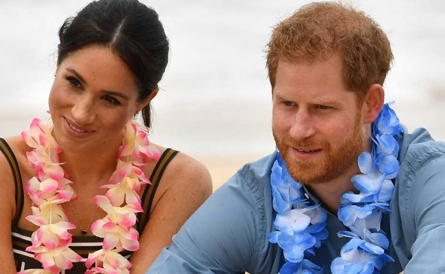 Royals Prince Harry And Meghan Markle, Go Barefoot On Australia Beach