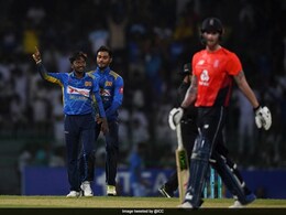 श्रीलंका को करारा झटका: चामीरा, हसारंगा चोटिल; परेरा, फर्नांडो कोविड-19 पॉजिटिव  श्रीलंका को करारा झटका: चामीरा, हसारंगा चोटिल; परेरा, फर्नांडो कोविड-19 पॉजिटिव