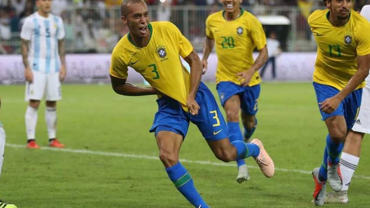 Former Brazil Center-Back Miranda Announces Retirement