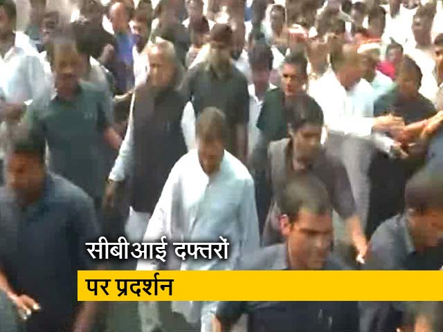 CBI में जंग: सीबीआई  दफ्तरों पर कांग्रेस का देशभर में 'हल्ला-बोल'