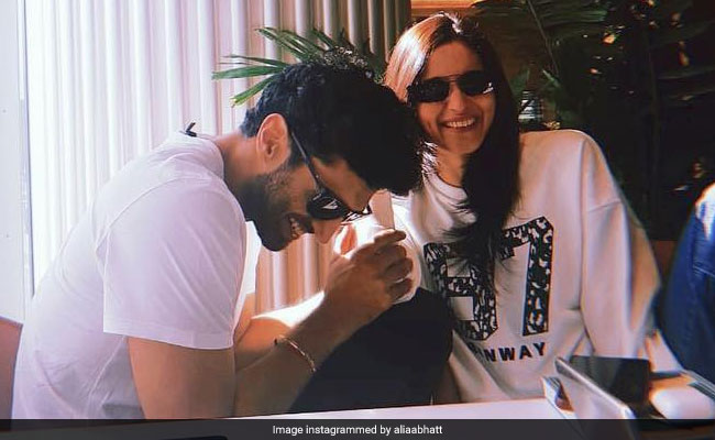 Look Whom We Spotted Alia Bhatt With At The Airport