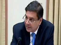 RBI गवर्नर उर्जित पटेल को CIC की नोटिस पर सरकार की पहली प्रतिक्रिया, अरुण जेटली ने बोलने से किया इनकार RBI गवर्नर उर्जित पटेल को CIC की नोटिस पर सरकार की पहली प्रतिक्रिया, अरुण जेटली ने बोलने से किया इनकार