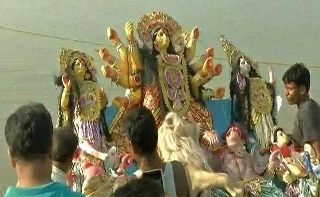 Devotees Bid Adieu To Goddess Durga On Vijaydashmi In Kolkata