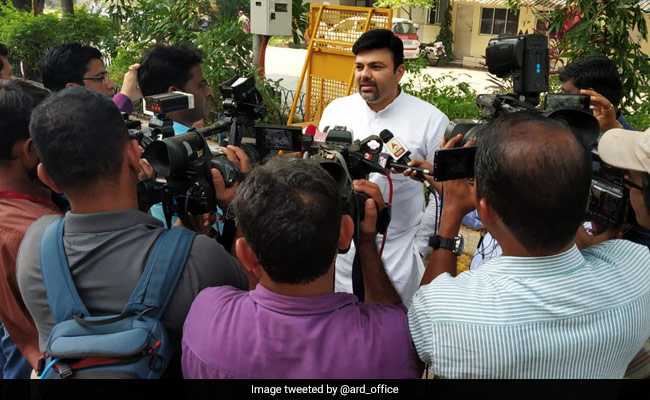 BJP Lawmaker Meets Rahul Gandhi, Quits Over 'Corruption' In Rafale Deal