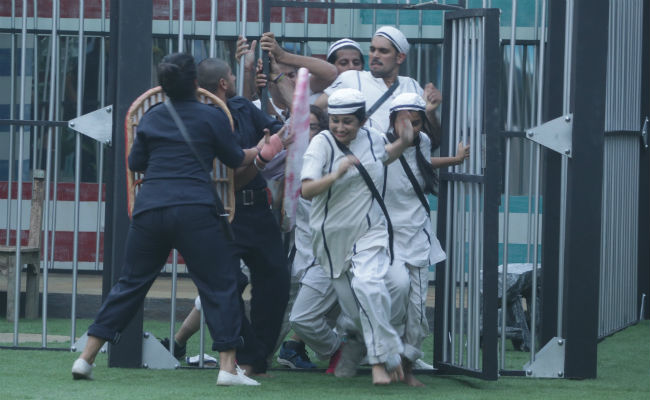 <i>Bigg Boss</i>, Day 22: The Battle Gets Intense, Thanks To Surbhi Rana. Details Here