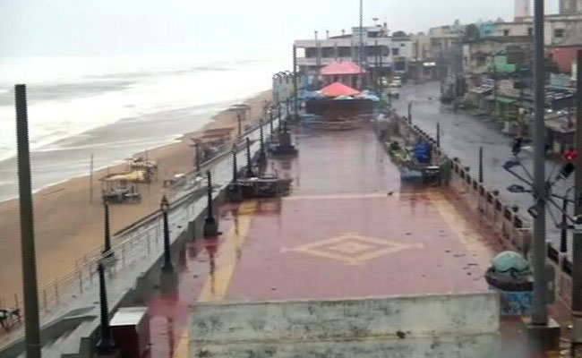 Cyclone Titli Live Highlights: 8 Dead In Andhra Pradesh, Bus Services Suspended