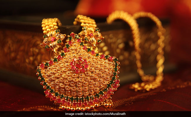 3 Gorgeous Pieces Of Jewellery For Your Head For The Festive Season