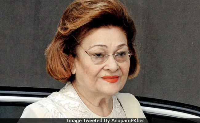 'Krishna Raj Kapoor Kept Her Vast Family Of Celebrated Individuals Together As One Bond': Amitabh Bachchan's Tribute