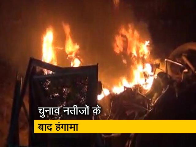 इलाहाबाद यूनिवर्सिटी में छात्रों का जमकर हंगामा