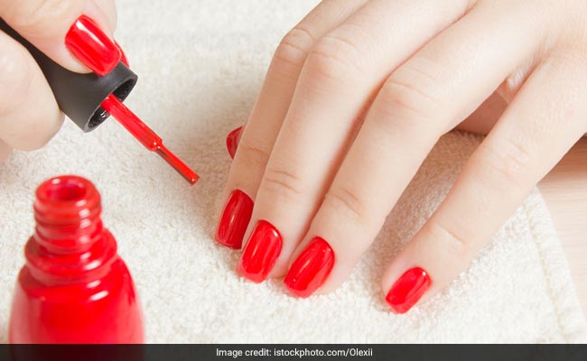How To Do A Quick Manicure At Home In 15 Minutes