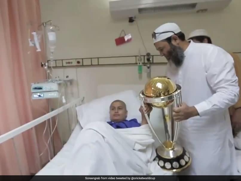 Former Pakistani spinner Mushtaq Ahmed Visits Cancer Patients With ICC World Cup Trophy Former Pakistani spinner Mushtaq Ahmed Visits Cancer Patients With ICC World Cup Trophy