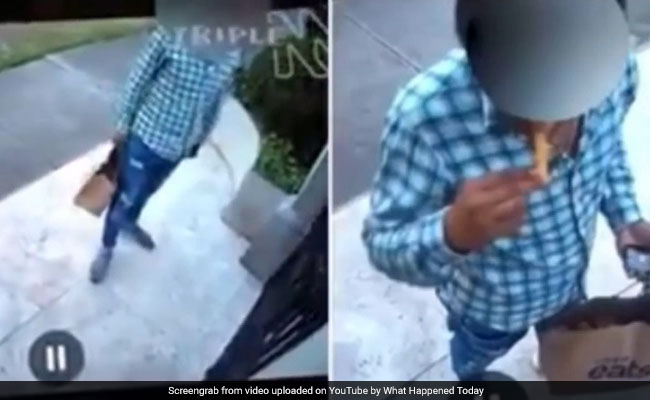 Uber Eats के डिलीवरी बॉय ने दरवाजे पर पहुंचकर की ऐसी हरकत, वायरल हुआ VIDEO