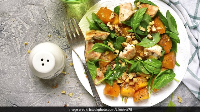 Weight loss: Protein-rich salads can be made by adding nuts and seeds