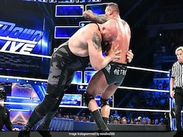 WWE में देखी गई खूंखार जंग, 'बाहुबली' को चालाकी से हराकर पहुंचा World Cup में, देखें VIDEO WWE में देखी गई खूंखार जंग, 'बाहुबली' को चालाकी से हराकर पहुंचा World Cup में, देखें VIDEO
