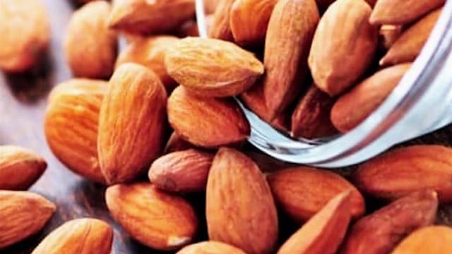 Almonds make a great snack and help keep hunger at bay