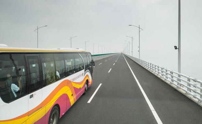 As China Opens World's Longest Bridge, Excited Travelers Explore Route