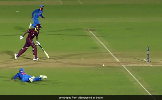 IND VS WI: विराट कोहली ने हवा में उड़कर किया रन आउट, देखते रह गए धोनी, देखें VIDEO