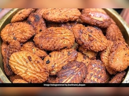 Chhath Puja 2025 Prasad: इस छठ पर बिना मैदा और चीनी के बनाएं हेल्दी ठेकुआ, स्वाद रहेगा बरकरार सेहत के लिए लाजवाब Chhath Puja 2025 Prasad: इस छठ पर बिना मैदा और चीनी के बनाएं हेल्दी ठेकुआ, स्वाद रहेगा बरकरार सेहत के लिए लाजवाब