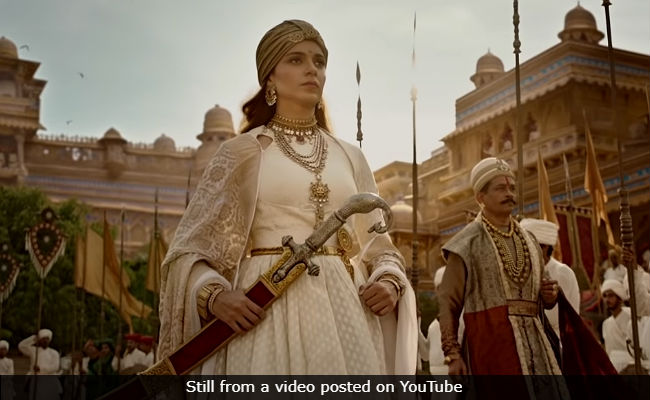 Kangana Ranaut's <i>Manikarnika</i>: Workers' Union Stalls Shoot Due To Non-Payment Of Dues