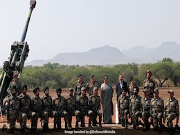 30 साल बाद भारतीय सेना को मिली नई तोप, रक्षा मंत्री ने खुद सेना को सौंपा 30 साल बाद भारतीय सेना को मिली नई तोप, रक्षा मंत्री ने खुद सेना को सौंपा