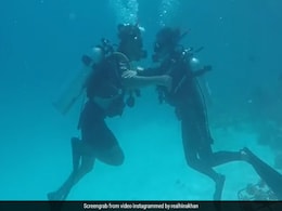 Video: बॉयफ्रेंड के साथ मालदीव पहुंचीं 'कसौटी जिंदगी...' की कोमोलिका, अंडर वाटर किया यह कारनामा Video: बॉयफ्रेंड के साथ मालदीव पहुंचीं 'कसौटी जिंदगी...' की कोमोलिका, अंडर वाटर किया यह कारनामा